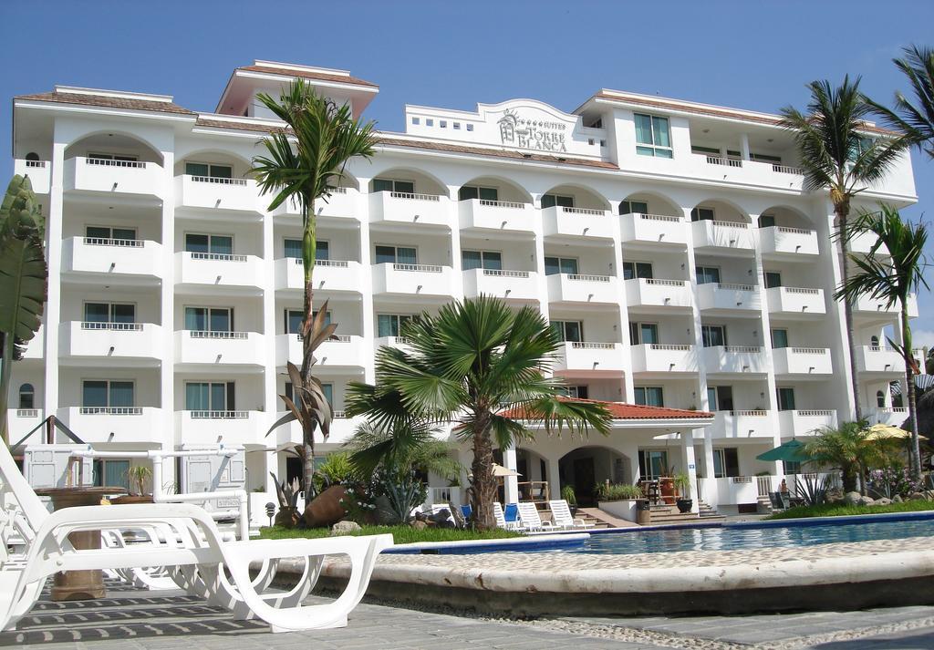 Torreblanca Beach Hotel And Suites Guayabitos - Desayuno Y Comida Incluido Ринкон-де-Гуайябитос Экстерьер фото
