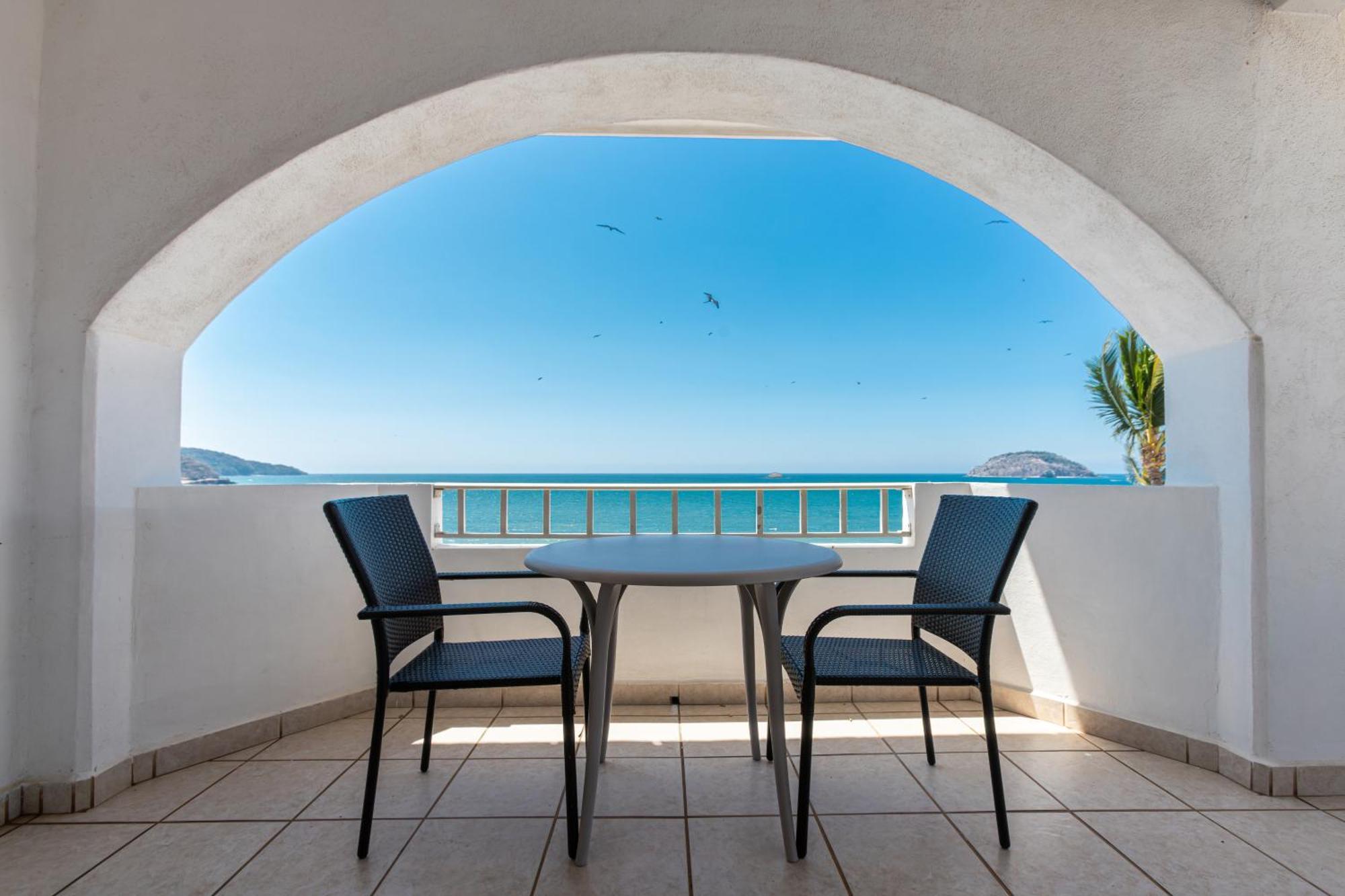 Torreblanca Beach Hotel And Suites Guayabitos - Desayuno Y Comida Incluido Ринкон-де-Гуайябитос Экстерьер фото