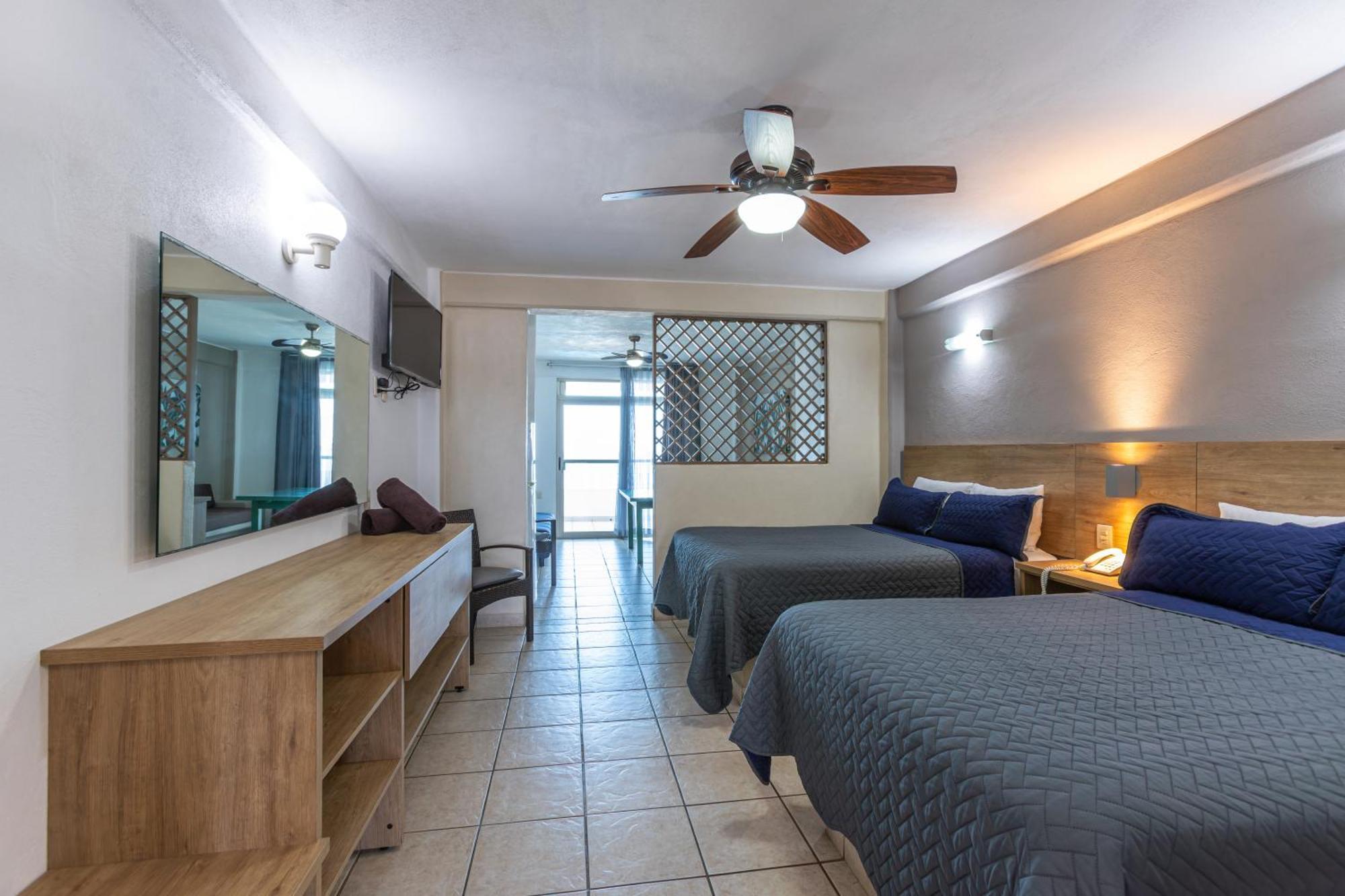 Torreblanca Beach Hotel And Suites Guayabitos - Desayuno Y Comida Incluido Ринкон-де-Гуайябитос Экстерьер фото