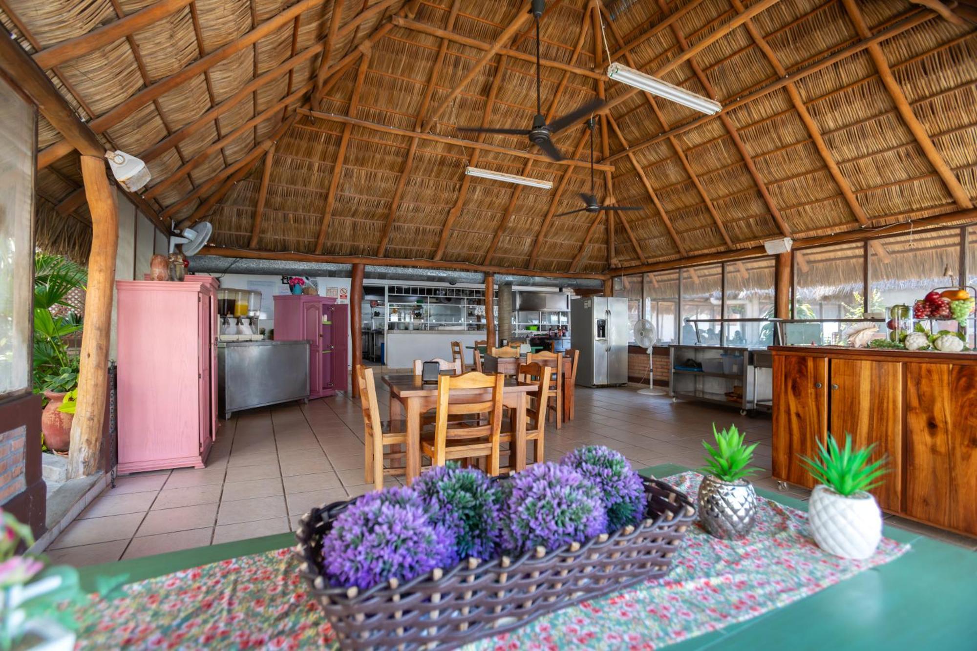 Torreblanca Beach Hotel And Suites Guayabitos - Desayuno Y Comida Incluido Ринкон-де-Гуайябитос Экстерьер фото