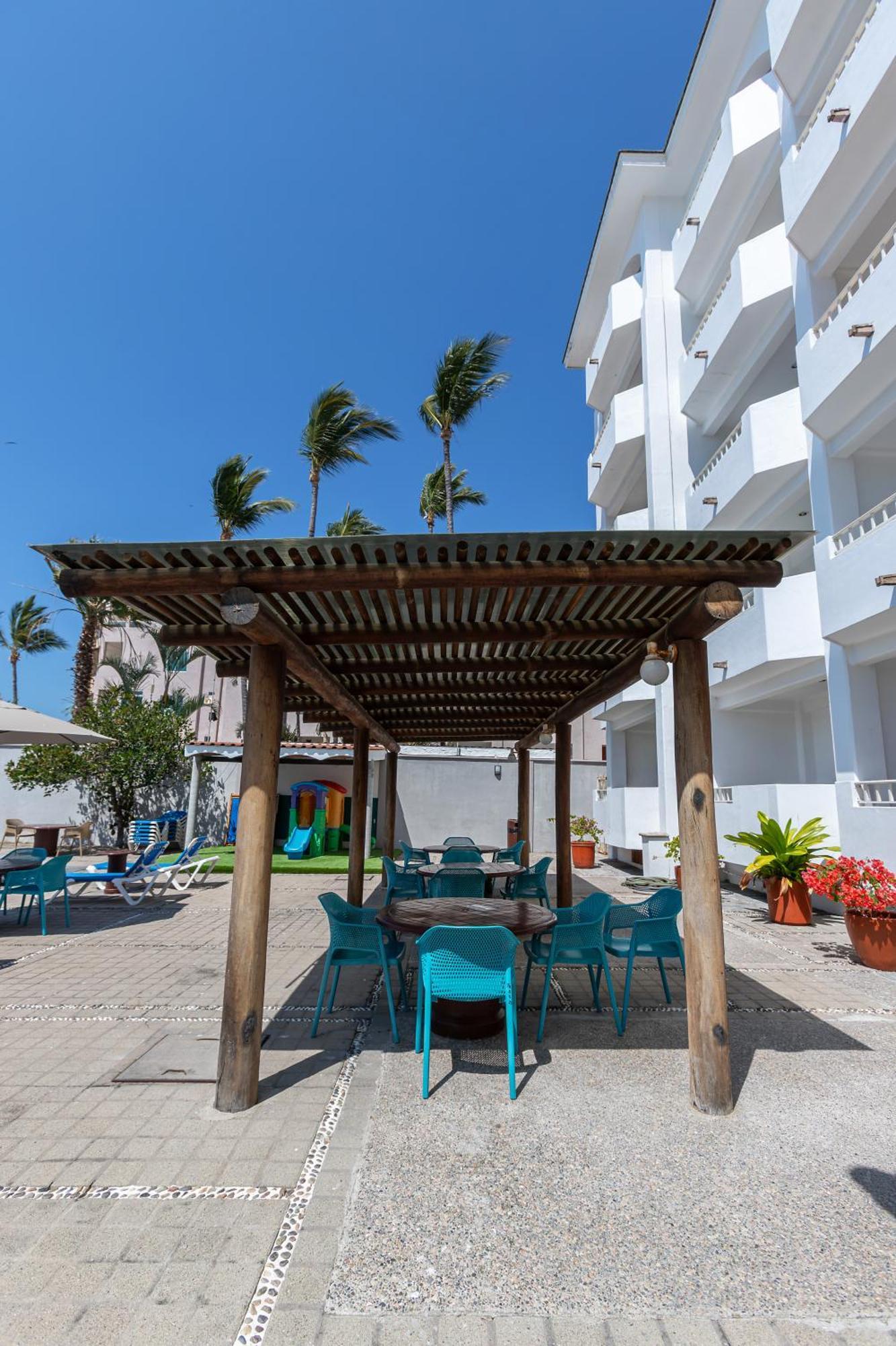 Torreblanca Beach Hotel And Suites Guayabitos - Desayuno Y Comida Incluido Ринкон-де-Гуайябитос Экстерьер фото