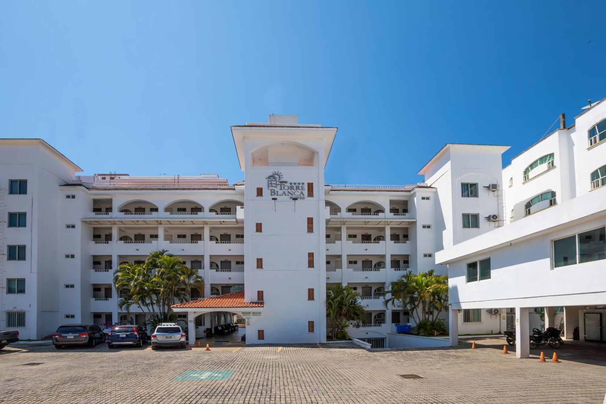 Torreblanca Beach Hotel And Suites Guayabitos - Desayuno Y Comida Incluido Ринкон-де-Гуайябитос Экстерьер фото